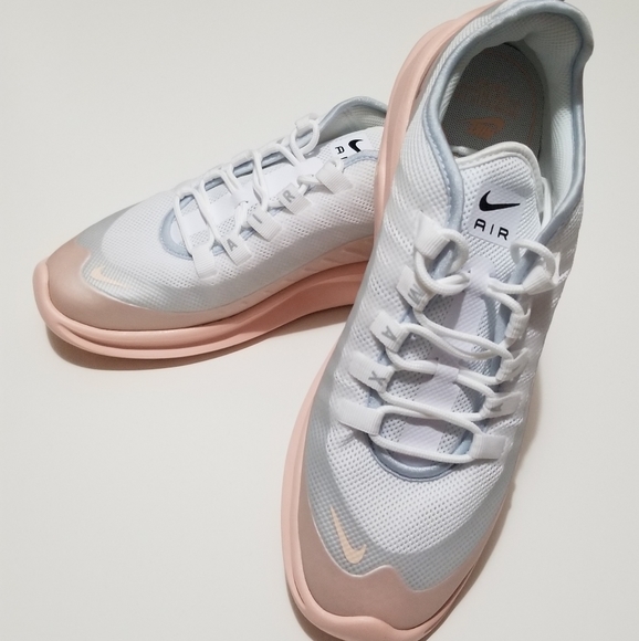 Women's Nike Air Max Axis - Picture 1 of 8